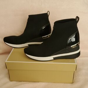 MICHAEL Michael Kors Skyler Bootie